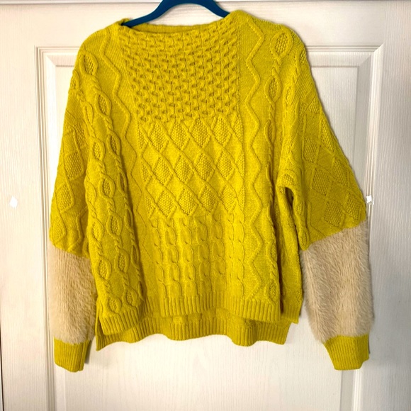 GALLAARDA GALANTE-Sweater - Picture 1 of 5